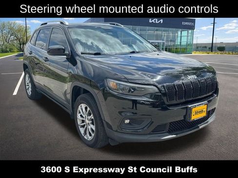 Used 2019 Jeep Cherokee Latitude Plus w/ Cold Weather Group AWD/4WD image 13