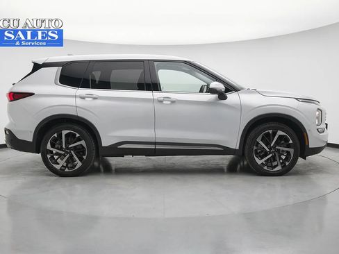 Used 2022 Mitsubishi Outlander ES AWD/4WD image 7