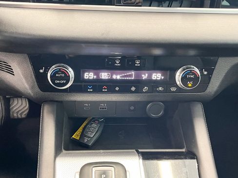 Used 2022 Mitsubishi Outlander SEL image 26