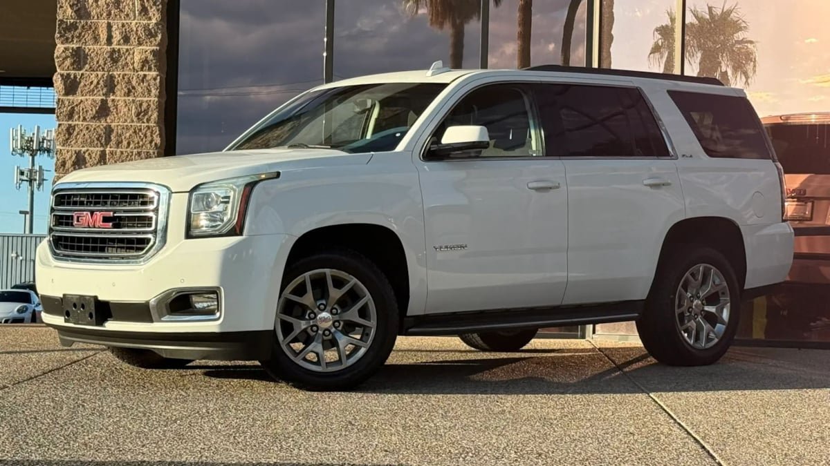 Used 2016 GMC Yukon SLE w/ Convenience Package AWD/4WD image 3