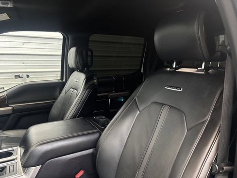Used 2017 Ford F150 Platinum w/ Equipment Group 701A Luxury image 11