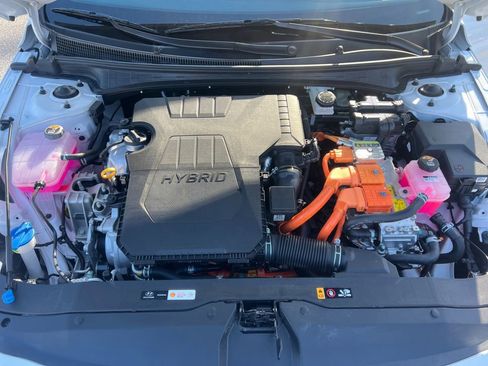 Certified 2025 Hyundai Elantra SEL image 27