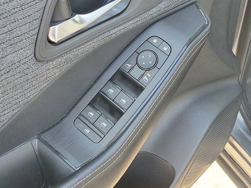 Used 2023 Nissan Rogue SV FWD image 23