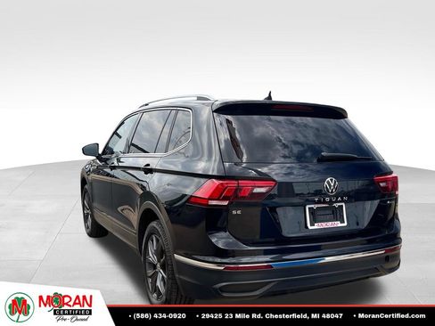Used 2022 Volkswagen Tiguan SE w/ Panoramic Sunroof Package AWD/4WD image 4