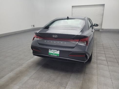 Used 2024 Hyundai Elantra SEL FWD image 7