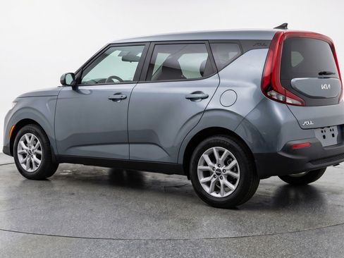 Used 2025 Kia Soul LX w/ LX Technology Package FWD image 6