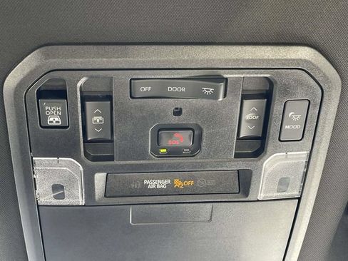 Used 2024 Toyota Tundra Capstone AWD/4WD image 32
