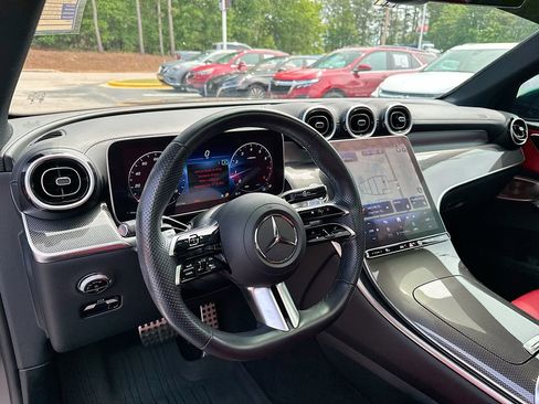 Used 2024 Mercedes-Benz GLC 300 4MATIC image 10