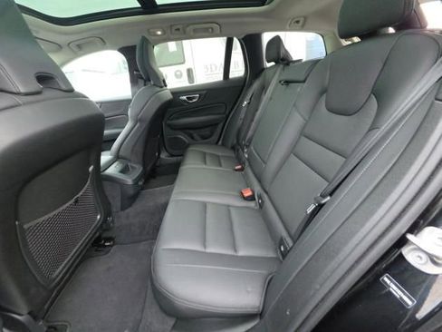 Used 2025 Volvo V60 B5 Cross Country Plus AWD/4WD image 6