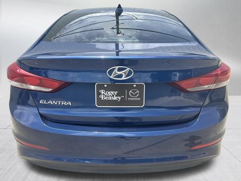 Used 2017 Hyundai Elantra SE FWD image 7