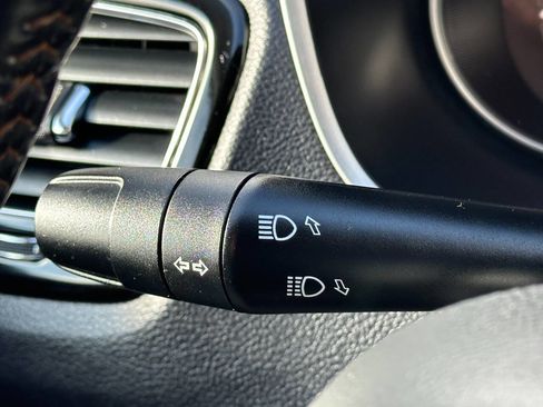 Used 2019 Jeep Compass Limited image 33