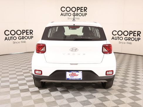 Used 2026 Hyundai Venue SE FWD image 20
