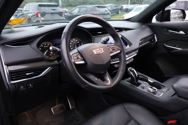 Used 2022 Cadillac XT4 Sport w/ Enhanced Visibility Package AWD/4WD image 10
