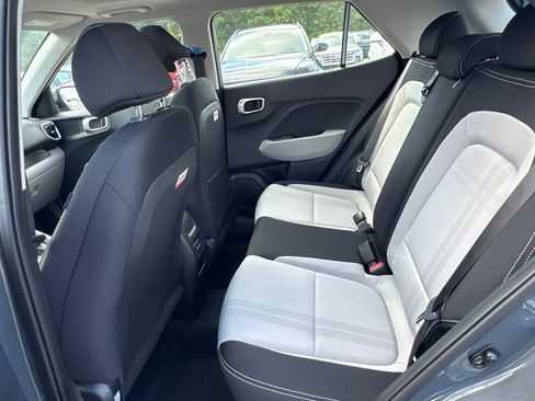 New 2025 Hyundai Venue SEL image 11