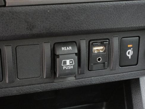 Certified 2018 Toyota Tacoma TRD Sport AWD/4WD image 30