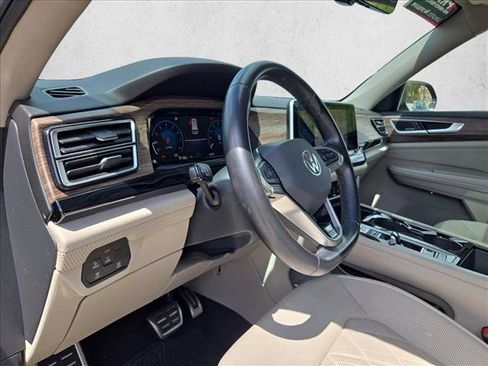 Used 2024 Volkswagen Atlas SEL Premium R-Line AWD/4WD image 11