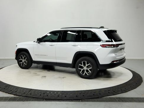Used 2024 Jeep Grand Cherokee Limited w/ Luxury Tech Group II AWD/4WD image 6