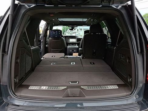 Used 2021 GMC Yukon Denali w/ Denali Ultimate Package AWD/4WD image 40
