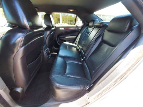 Used 2012 Chrysler 300 Limited RWD image 9