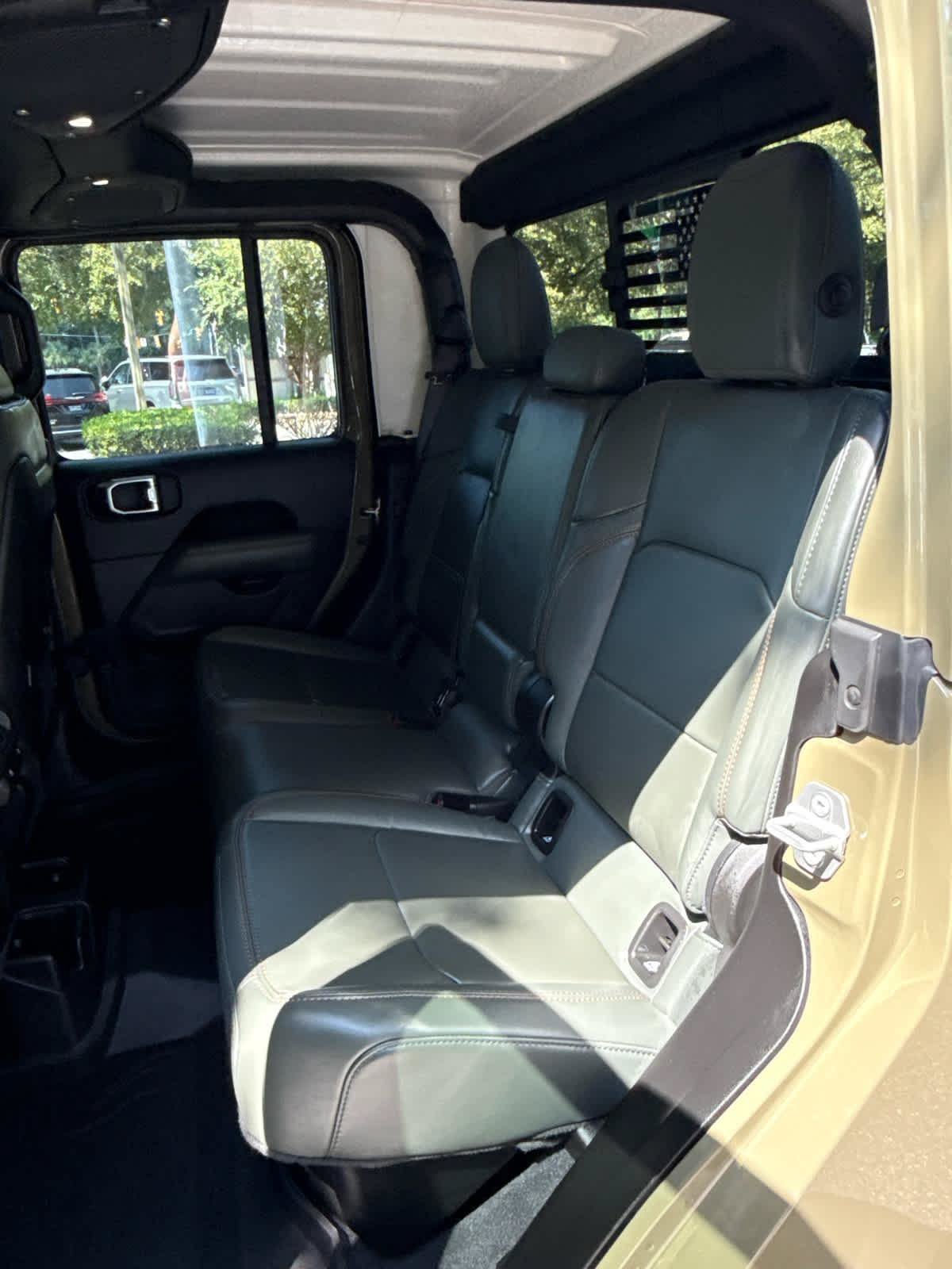 Used 2025 Jeep Gladiator Mojave w/ Convenience Group AWD/4WD image 13