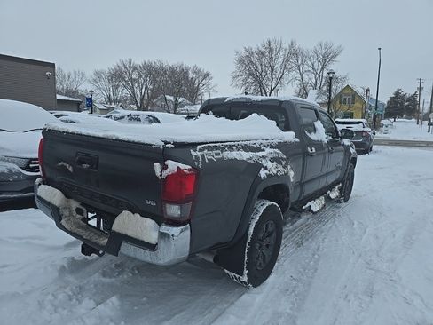 Used 2018 Toyota Tacoma TRD Off-Road image 5