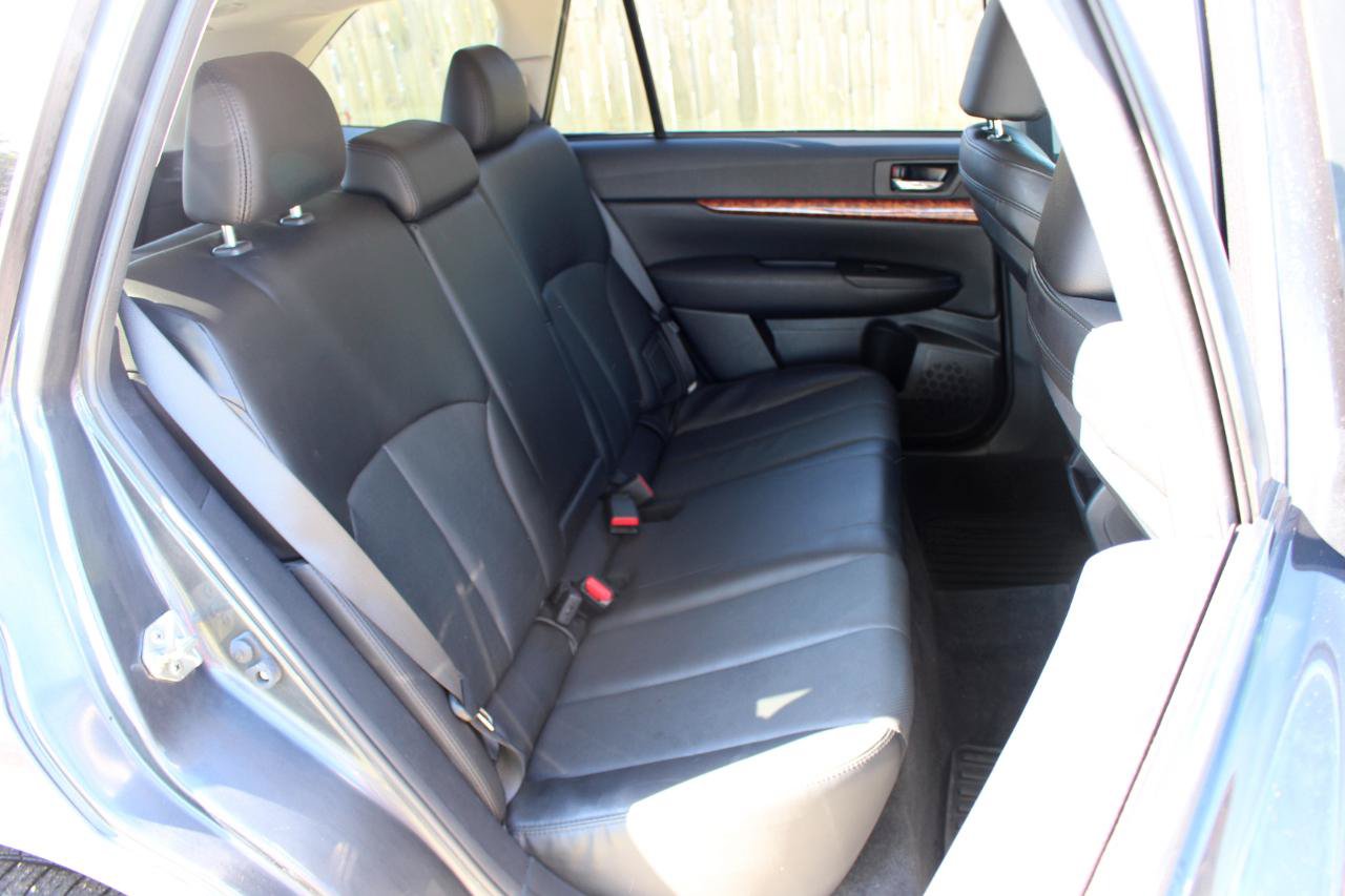 Used 2011 Subaru Outback 2.5i Limited AWD/4WD image 33
