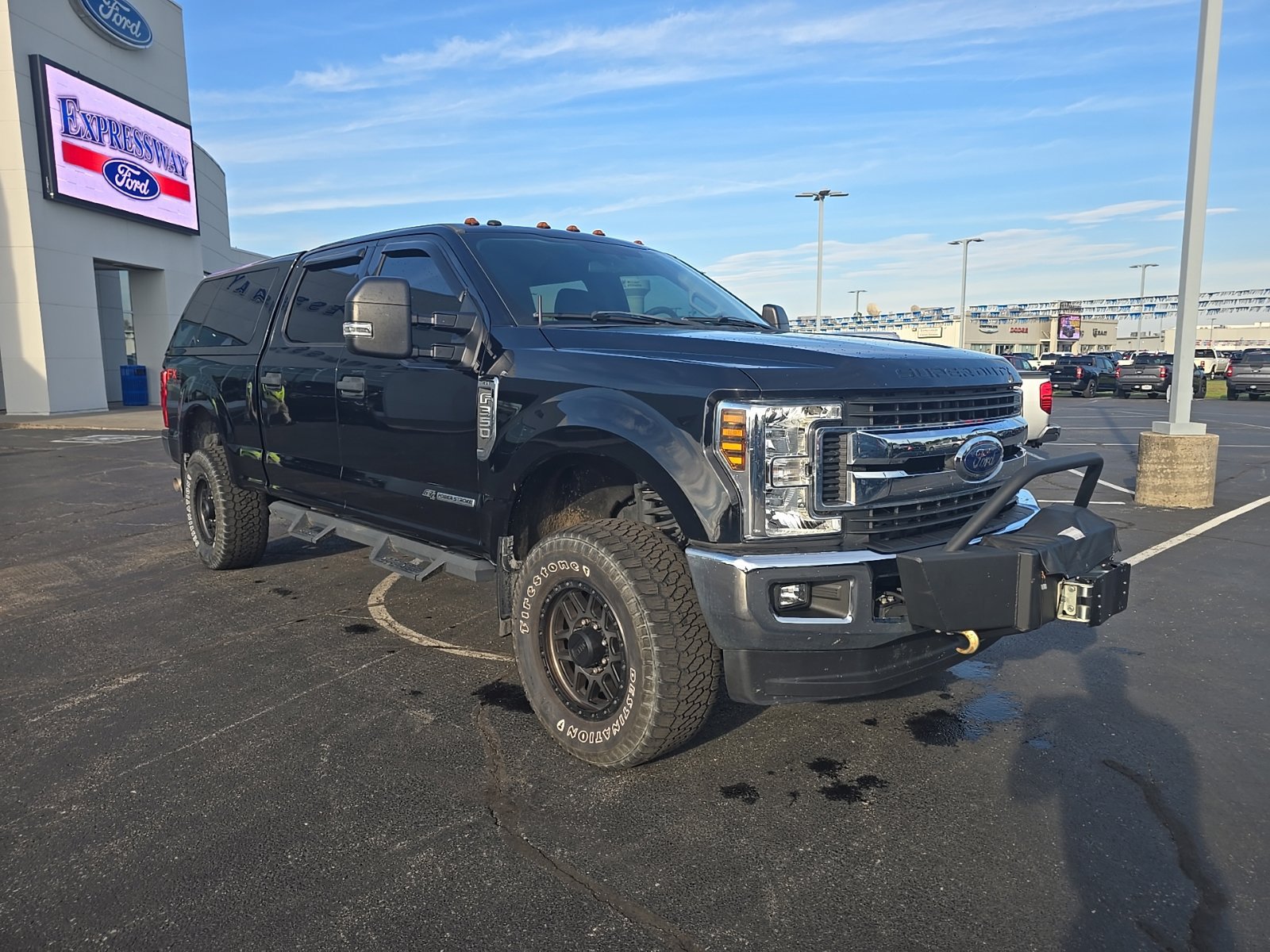 Used 2018 Ford F350 XLT w/ XLT Value Package AWD/4WD image 3