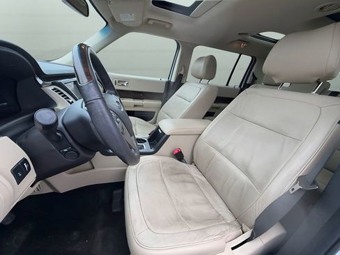 Used 2018 Ford Flex Limited w/ Equipment Group 301A FWD image 10