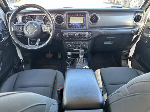 Used 2021 Jeep Gladiator Willys image 14