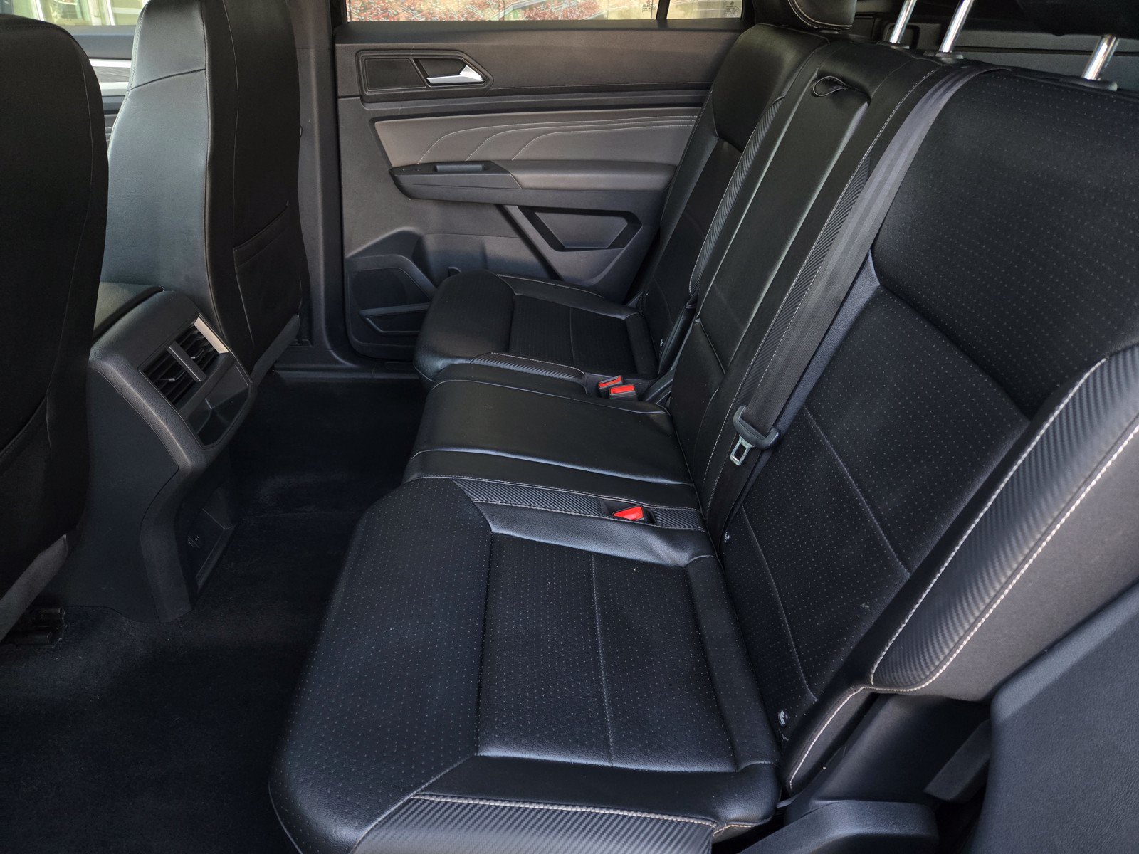 Used 2022 Volkswagen Atlas Cross Sport SE FWD image 11