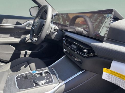 New 2026 BMW i4 eDrive40 w/ Parking Assistance Package RWD image 24