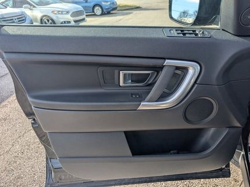 Used 2018 Land Rover Discovery Sport SE image 9