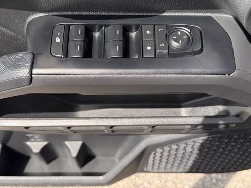 Used 2025 Toyota Tacoma SR5 image 16