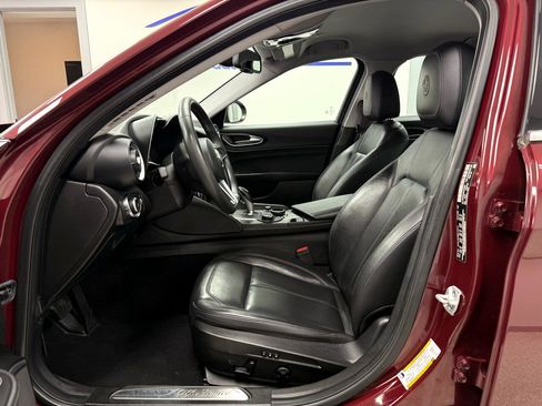 Used 2018 Alfa Romeo Giulia AWD image 8