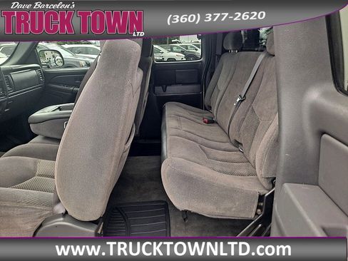 Used 2006 Chevrolet Silverado 2500 4x4 Extended Cab image 15