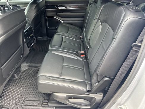 Used 2022 Jeep Wagoneer Series II RWD image 20