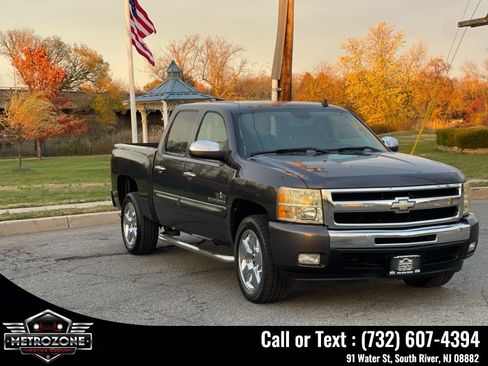 Used 2011 Chevrolet Silverado 1500 LT w/ Texas Edition RWD image 11