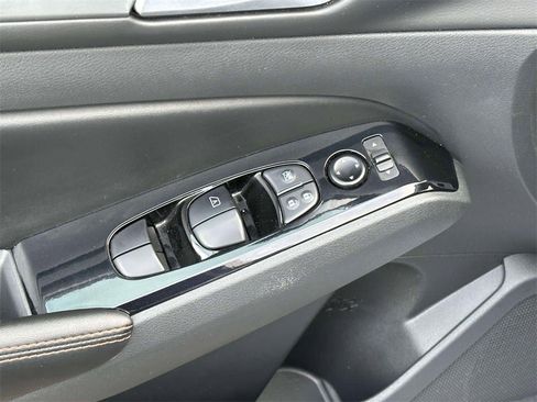 Certified 2024 Nissan Altima 2.5 SR image 17