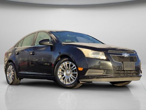 Used 2013 Chevrolet Cruze Eco w/ Enhanced Safety Package image 2