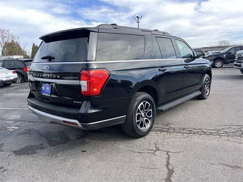 Used 2024 Ford Expedition Max XLT image 3