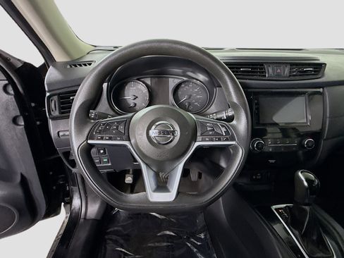 Used 2018 Nissan Rogue S image 13