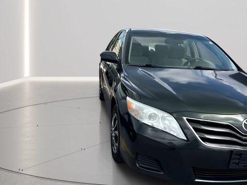 Used 2010 Toyota Camry LE FWD image 28