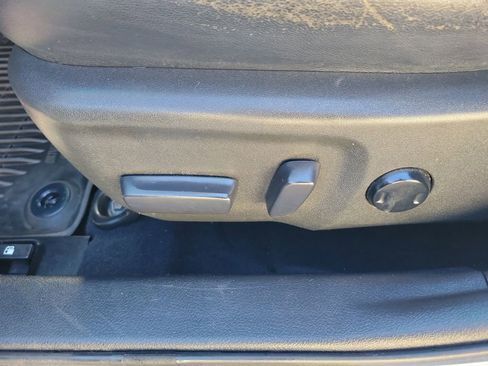 Used 2016 Toyota Camry SE image 17