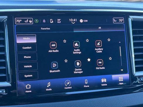 Used 2024 Chrysler Pacifica Touring-L FWD image 24