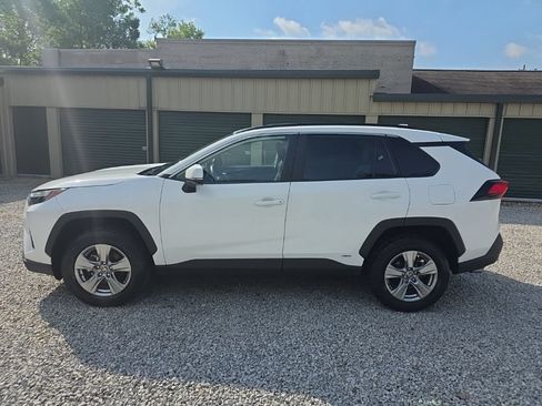 Certified 2025 Toyota RAV4 XLE AWD/4WD image 3