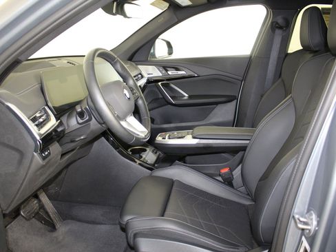 Certified 2025 BMW X2 xDrive28i w/ Premium Package image 23