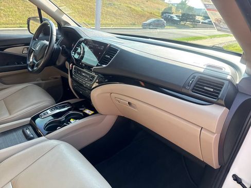 Used 2021 Honda Pilot Touring image 30
