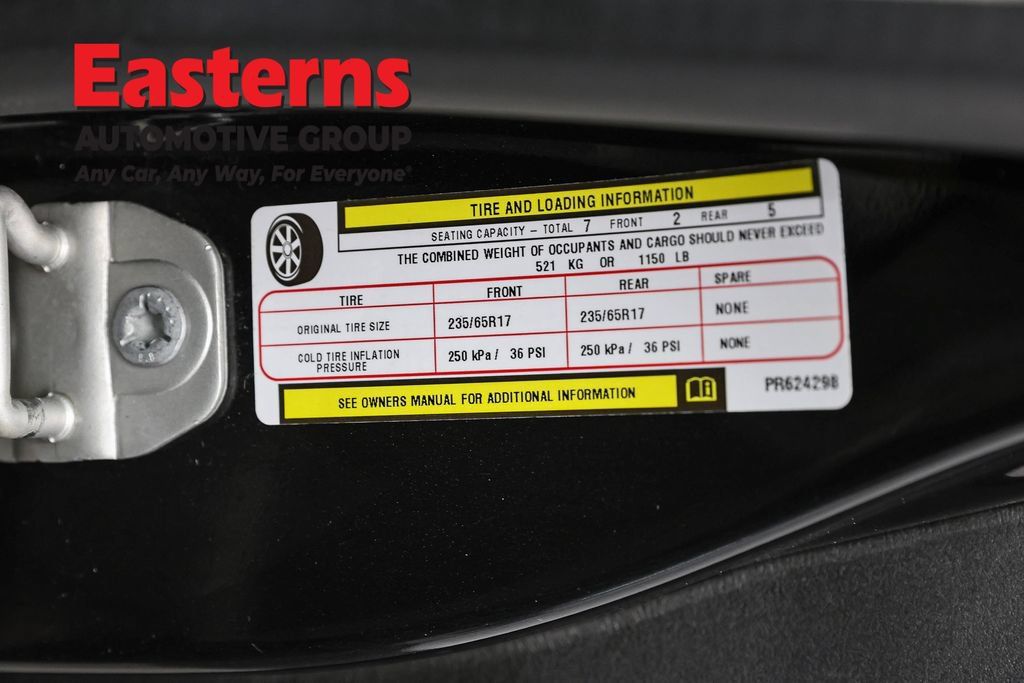 Used 2023 Chrysler Pacifica Touring-L FWD image 35