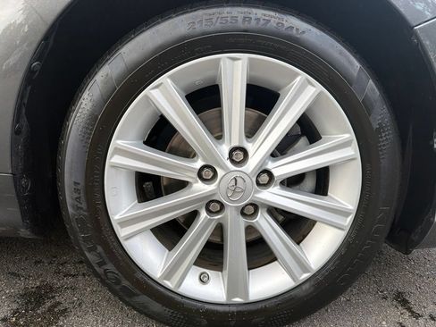Used 2014 Toyota Camry XLE w/ Leather Package FWD image 12