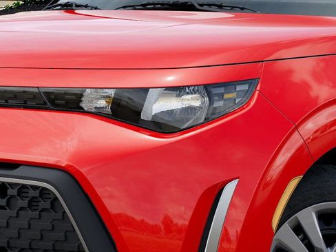 Used 2025 Kia Soul LX image 13